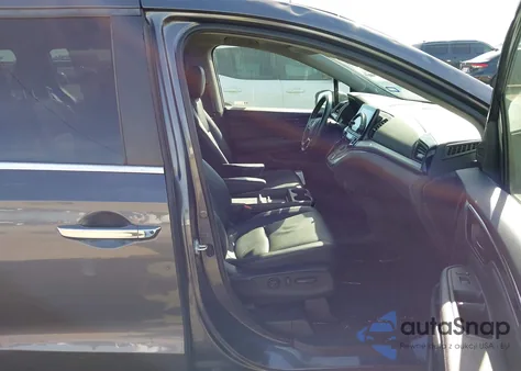 2022 Honda Odyssey Touring z USA, uszkodzony, nr VIN 5FNRL6H85NB018305